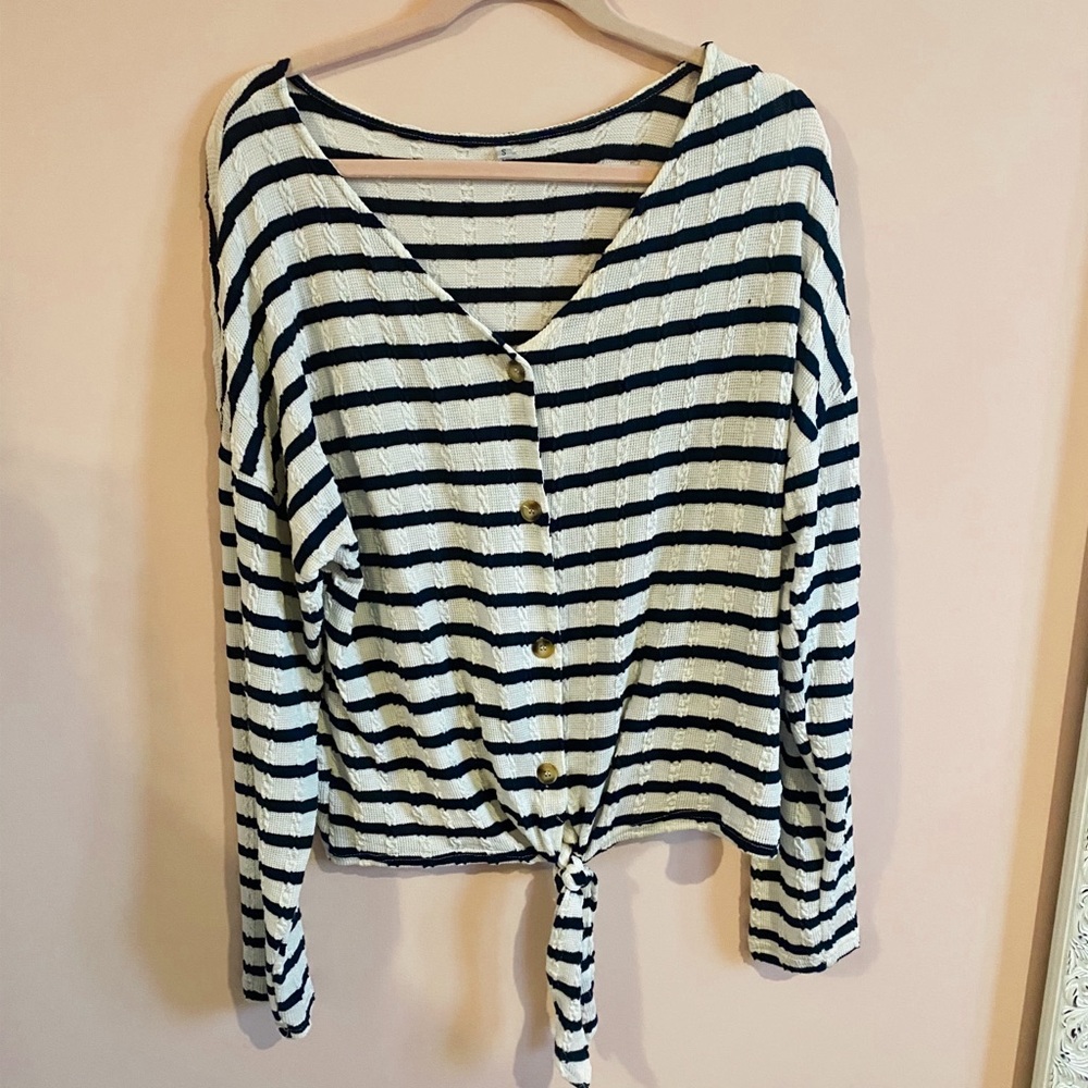Button down shirt - Picture 2 of 4